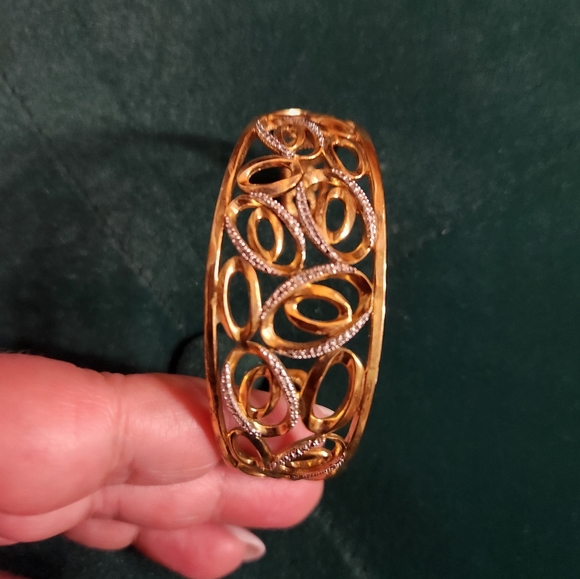 Gold plated and diamond chip cuff - Picture 2 of 10